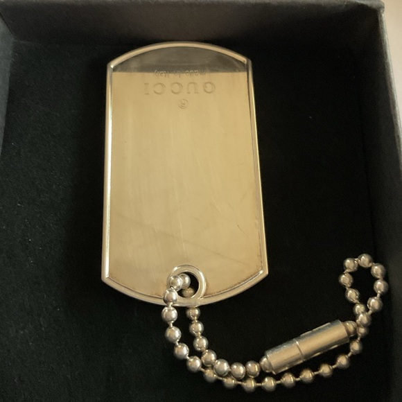 Gucci Silver Dog Tag Keychain - Picture 2 of 4